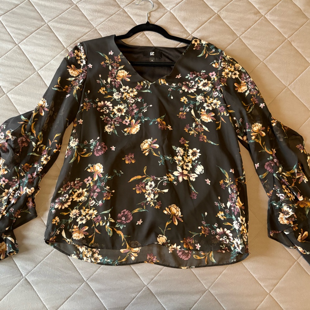 iZ Byer Black Floral Blouse